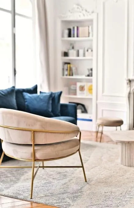 Appartement Haussmannien 17Eme Arrondissement パリ 0*,  フランス